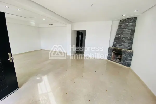 فيلا فاخرة للإيجار في مجمع سكني مرموق وآمن في كاليفورنيا جبل كبير طنجة