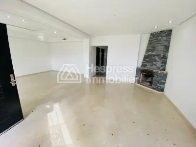 فيلا فاخرة للإيجار في مجمع سكني مرموق وآمن في كاليفورنيا جبل كبير طنجة