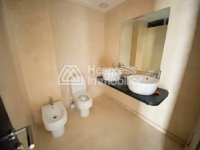 فيلا فاخرة للإيجار في مجمع سكني مرموق وآمن في كاليفورنيا جبل كبير طنجة