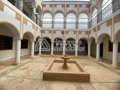 Luxury riad for sale, requiring renovation/operation, 660 m2 of covered space on 2 hectares between Agadir and Taroudant
