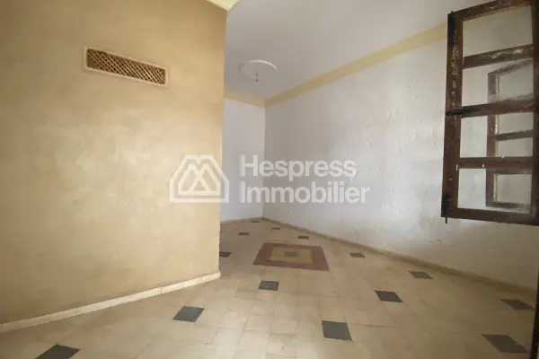 Luxury riad for sale, requiring renovation/operation, 660 m2 of covered space on 2 hectares between Agadir and Taroudant
