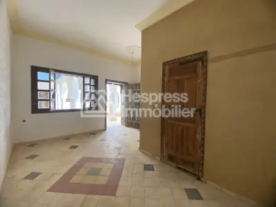 Luxury riad for sale, requiring renovation/operation, 660 m2 of covered space on 2 hectares between Agadir and Taroudant