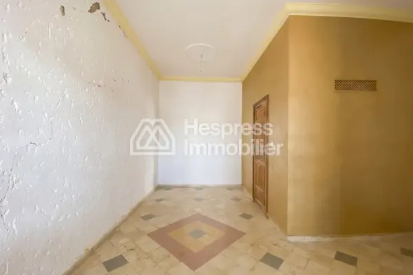 Luxury riad for sale, requiring renovation/operation, 660 m2 of covered space on 2 hectares between Agadir and Taroudant