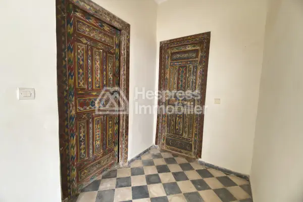Luxury riad for sale, requiring renovation/operation, 660 m2 of covered space on 2 hectares between Agadir and Taroudant