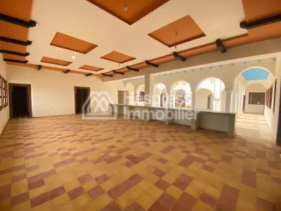 Luxury riad for sale, requiring renovation/operation, 660 m2 of covered space on 2 hectares between Agadir and Taroudant
