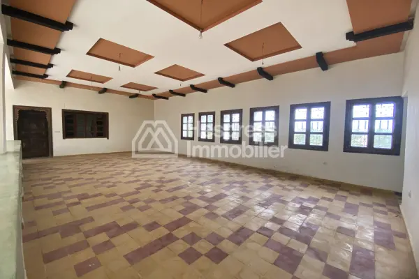 Luxury riad for sale, requiring renovation/operation, 660 m2 of covered space on 2 hectares between Agadir and Taroudant
