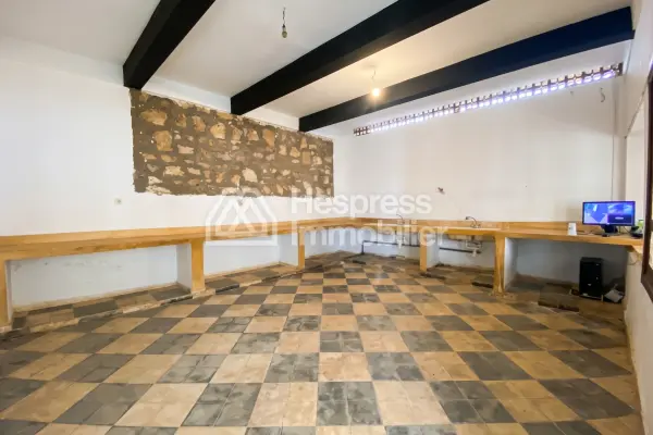 Luxury riad for sale, requiring renovation/operation, 660 m2 of covered space on 2 hectares between Agadir and Taroudant