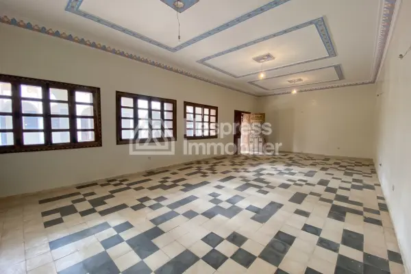 Luxury riad for sale, requiring renovation/operation, 660 m2 of covered space on 2 hectares between Agadir and Taroudant