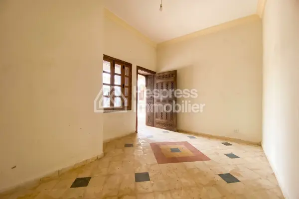 Luxury riad for sale, requiring renovation/operation, 660 m2 of covered space on 2 hectares between Agadir and Taroudant