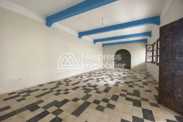 Luxury riad for sale, requiring renovation/operation, 660 m2 of covered space on 2 hectares between Agadir and Taroudant