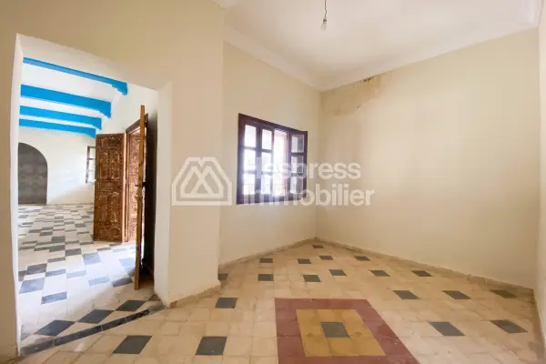 Luxury riad for sale, requiring renovation/operation, 660 m2 of covered space on 2 hectares between Agadir and Taroudant