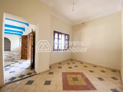 Luxury riad for sale, requiring renovation/operation, 660 m2 of covered space on 2 hectares between Agadir and Taroudant
