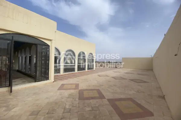 Luxury riad for sale, requiring renovation/operation, 660 m2 of covered space on 2 hectares between Agadir and Taroudant