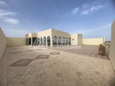 Luxury riad for sale, requiring renovation/operation, 660 m2 of covered space on 2 hectares between Agadir and Taroudant