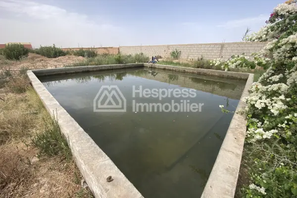 Luxury riad for sale, requiring renovation/operation, 660 m2 of covered space on 2 hectares between Agadir and Taroudant