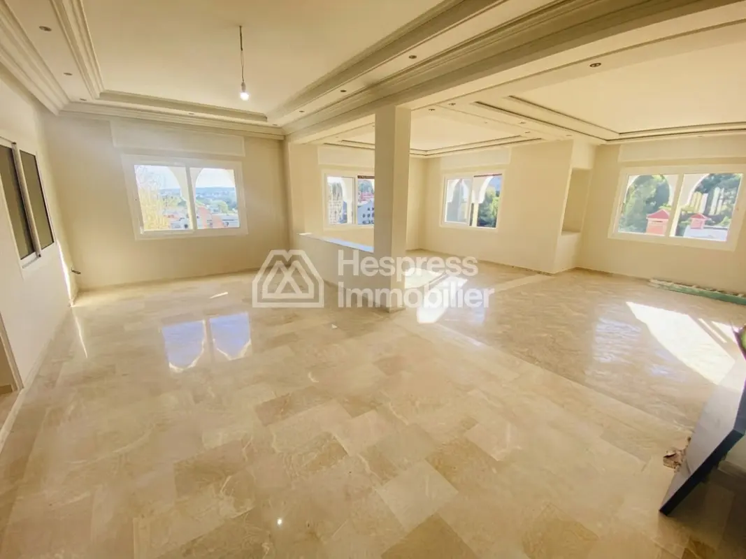 Splendid villa for sale in Jbel Kbir
