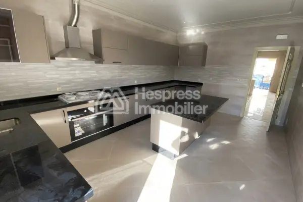 Splendid villa for sale in Jbel Kbir