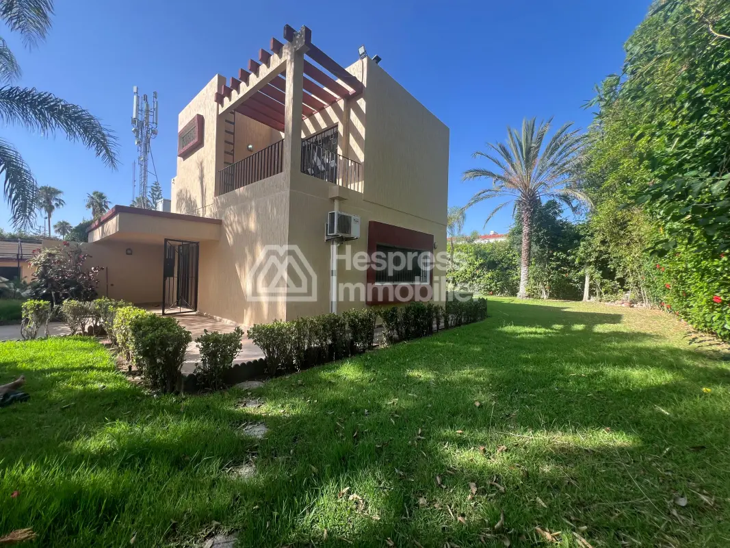 Luxury villa, fully renovated, in Oulem Souissi – 34,000 DH/month