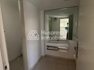 Luxury villa, fully renovated, in Oulem Souissi – 34,000 DH/month