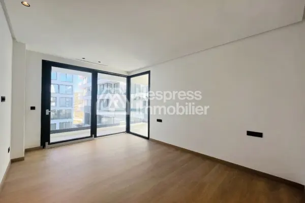 Superb apartment for sale in Malabata in a complex with a swimming pool
