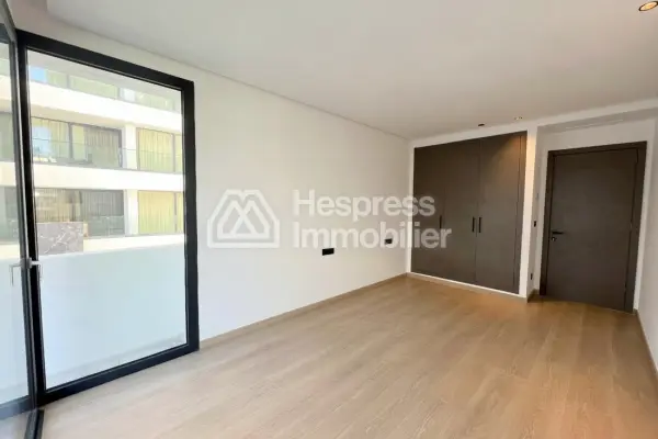 Superb apartment for sale in Malabata in a complex with a swimming pool