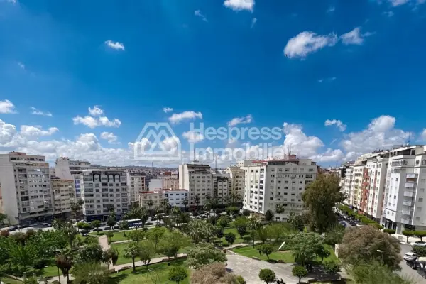 FOR SALE – Luxury apartment in the heart of the city center of Tangier – 167 m², no overlooking neighbors