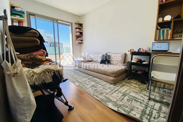 Appartement cosy à louer avec grande terrasse et garage – Centre ville Tanger