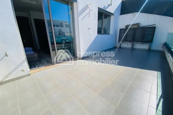 Appartement cosy à louer avec grande terrasse et garage – Centre ville Tanger