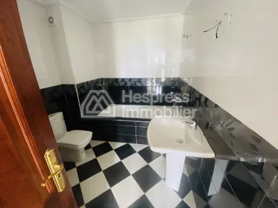 شقة جميلة للإيجار في Jbel Kbir