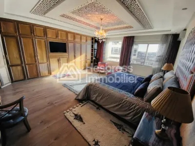 شقة رائعة بإطلالة على البحر في مالاباتا