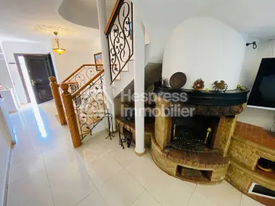 فيلا للبيع – ملباطا / طنجة باليا، طنجة – مطلة على البحر