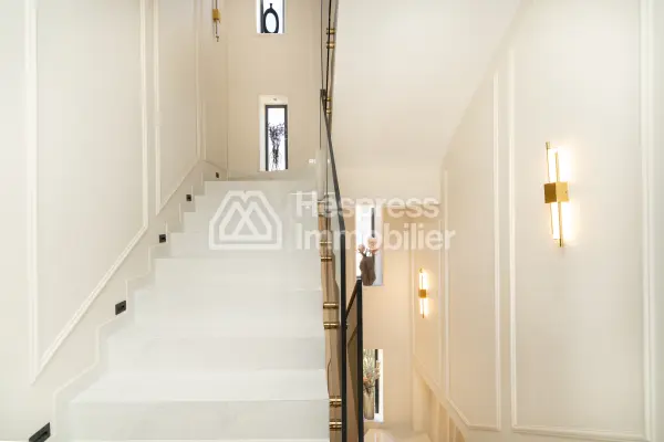 VILLA HAUT STANDING FOR SALE - RTE TAHANAOUT