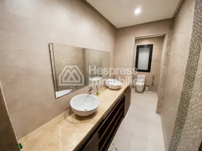 فيلا فاخرة شبه مفروشة للإيجار في Jbel Kbir
