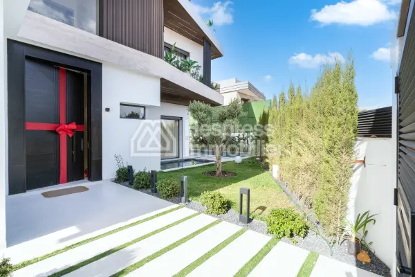 VILLA HAUT STANDING FOR SALE - RTE TAHANAOUT
