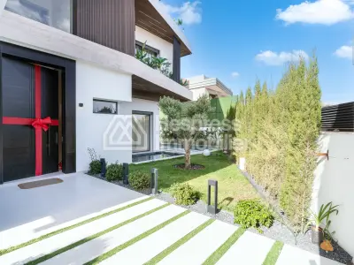 VILLA HAUT STANDING A VENDRE - RTE TAHANAOUT