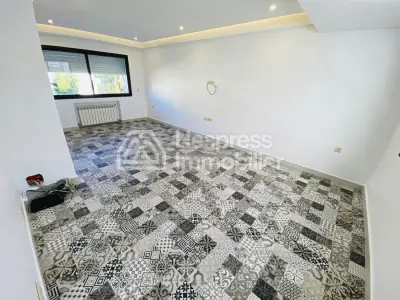 فيلا فاخرة شبه مفروشة للإيجار في Jbel Kbir