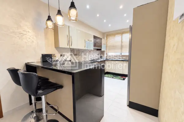 Appartement meublé sur l’avenue des FAR, Agadir Confort et charme marocain !