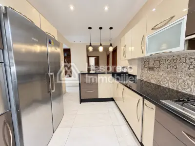 Appartement meublé sur l’avenue des FAR, Agadir Confort et charme marocain !
