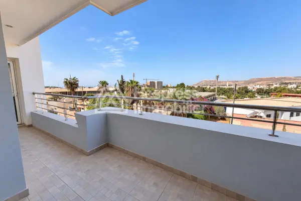 Spacious apartment close to the center of Agadir Balconies, swimming pool and underground parking!