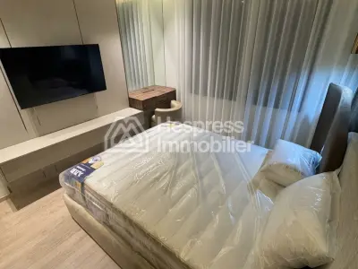 شقة للإيجار في وسط المدينة. مساحتها 100 متر مربع. مفروشة.