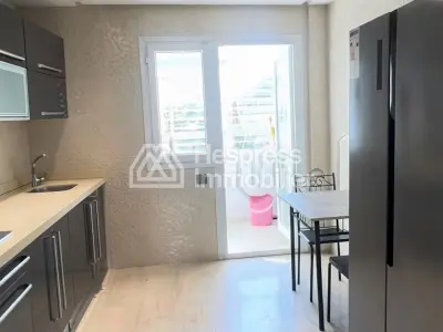 Très bel appartement en location à Jbel Kbir. 4 grandes pièces. Bien meublé