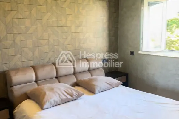 Très bel appartement en location à Jbel Kbir. 4 grandes pièces. Bien meublé