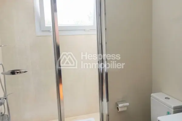 Très bel appartement en location à Jbel Kbir. 4 grandes pièces. Bien meublé