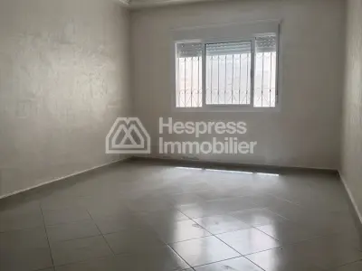 Appartement en vente à Mesnana. 2 chambres. Espaces verts et ascenseur