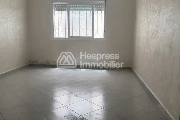 Appartement en vente à Mesnana. 2 chambres. Espaces verts et ascenseur