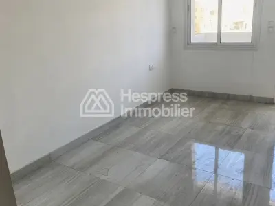 شقة للبيع في Iberie . مساحتها ١١٢ مترًا مربعًا. مزودة بمصعد وشرفة.