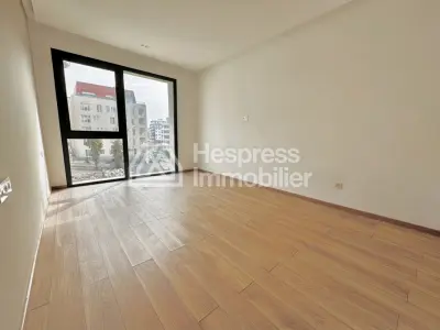 Apartment for sale in Star Hill. Total area 130 m². Security door and sea view.