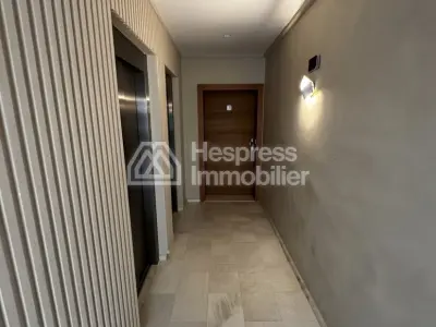 Apartment for sale in Star Hill. Total area 130 m². Security door and sea view.