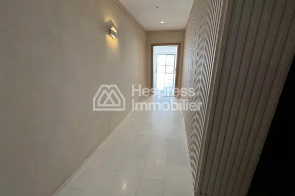 Apartment for sale in Star Hill. Total area 130 m². Security door and sea view.