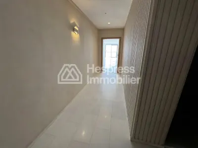 Apartment for sale in Star Hill. Total area 130 m². Security door and sea view.